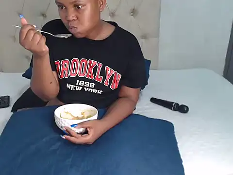 Snapshot of Lolly_Ramochele chatting on 02.17.26 Lolly Ramochele online show from 02.17.26