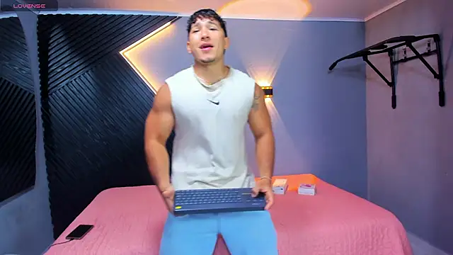 Horny nick18 online show from 03.28.26