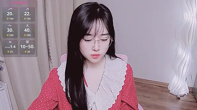 Snapshot of Miu-999 chatting on 11.15.25 Miu-999 online show from 11.15.25