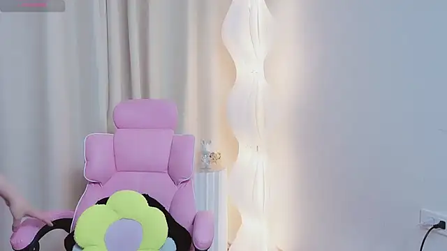 Snapshot of Miu-999 chatting on 03.17.26 Miu-999 online show from 03.17.26