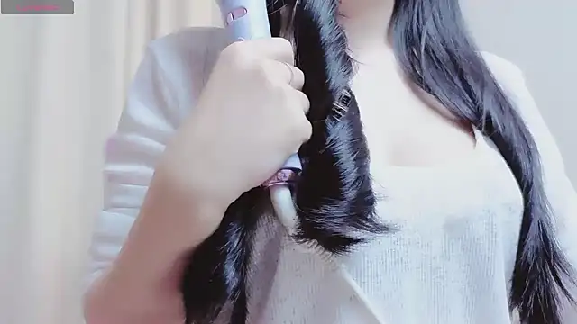 Snapshot of Miu-999 chatting on 03.25.26 Miu-999 online show from 03.25.26