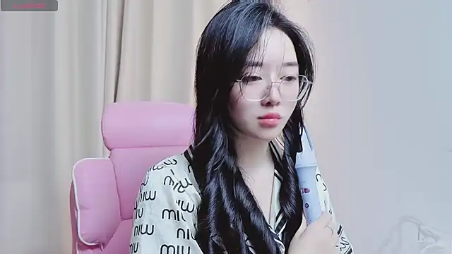 Snapshot of Miu-999 chatting on 03.31.26 Miu-999 online show from 03.31.26