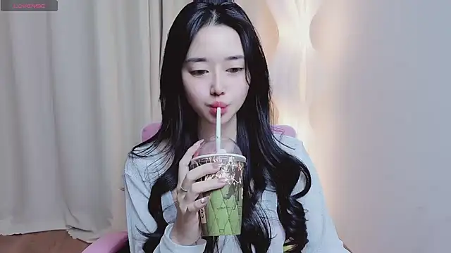 Snapshot of Miu-999 chatting on 04.01.26 Miu-999 online show from 04.01.26