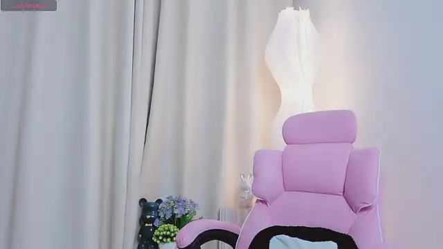 Snapshot of Miu-999 chatting on 04.10.26 Miu-999 online show from 04.10.26