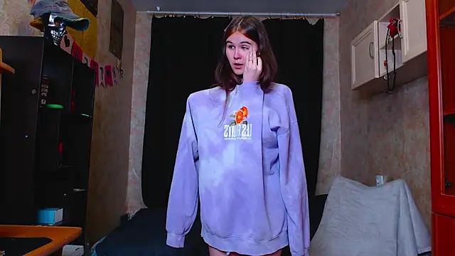 Snapshot of litle_owl chatting on 09.23.25 litle owl online show from 09.23.25