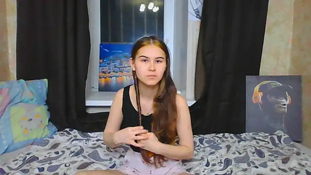 Snapshot of litle_owl chatting on 09.25.25 litle owl online show from 09.25.25