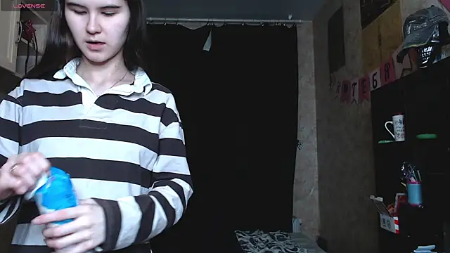 Snapshot of litle_owl chatting on 10.03.25 litle owl online show from 10.03.25