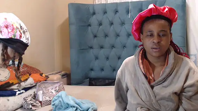 Snapshot of EbonyEssence chatting on 05.21.26 EbonyEssence online show from 05.21.26