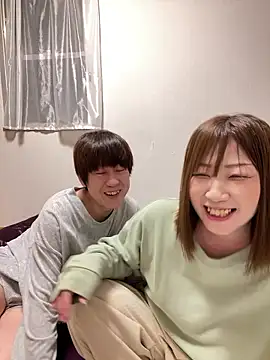 Snapshot of h415a812 chatting on 10.11.25 h415a812 online show from 10.11.25