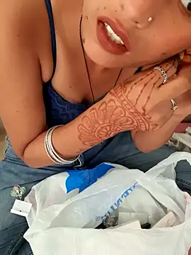 Naira-Tripathi online show from 09.17.25