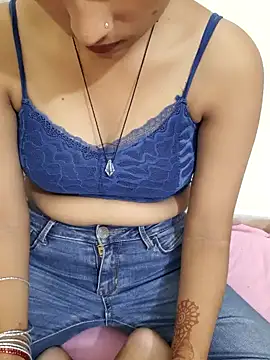 Naira-Tripathi online show from 09.26.25