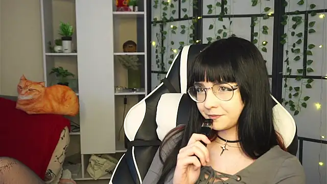 Snapshot of BereniceBattersby chatting on 09.16.25 BereniceBattersby online show from 09.16.25