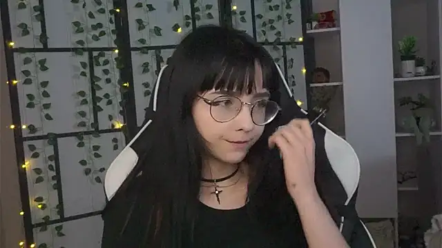 Snapshot of BereniceBattersby chatting on 09.20.25 BereniceBattersby online show from 09.20.25