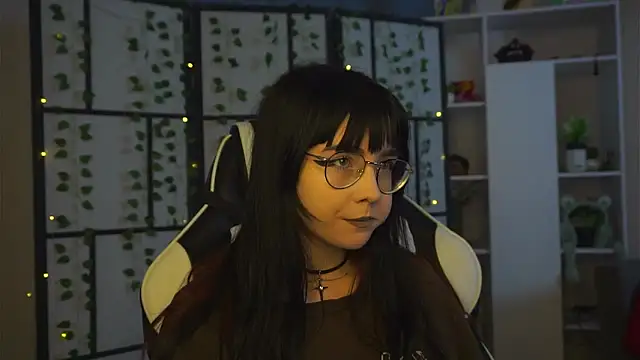 Snapshot of BereniceBattersby chatting on 09.25.25 BereniceBattersby online show from 09.25.25