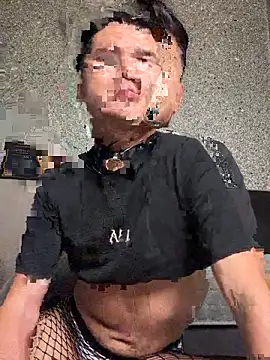 Snapshot of urbillyboi chatting on 10.21.25 urbillyboi online show from 10.21.25