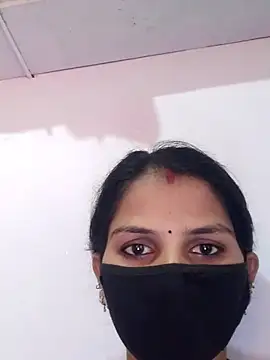 poojam93 online show from 10.18.25