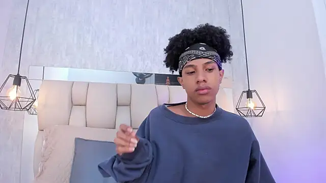 Snapshot of Johan_gz_ chatting on 10.07.25 Johan gz  online show from 10.07.25