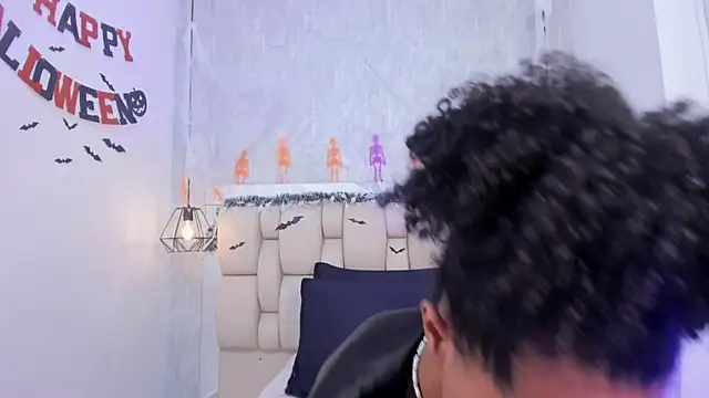 Snapshot of Johan_gz_ chatting on 10.10.25 Johan gz  online show from 10.10.25