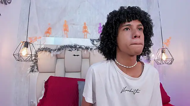 Snapshot of Johan_gz_ chatting on 10.20.25 Johan gz  online show from 10.20.25