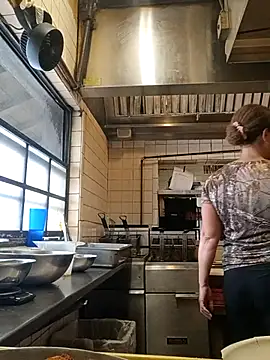 sarahkat86 online show from 09.17.25