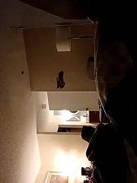 sarahkat86 online show from 12.19.25