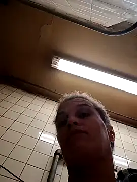 sarahkat86 online show from 01.19.26