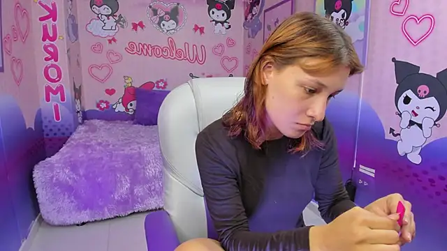 Snapshot of michell__petit_ chatting on 10.14.25 michell  petit  online show from 10.14.25