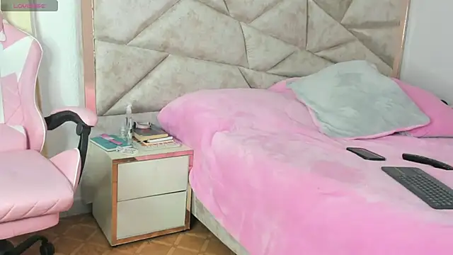 kendal hot01 online show from 10.02.25