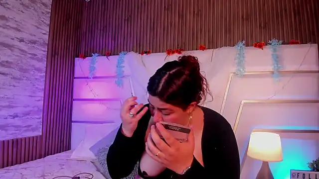 AdelaTaylor online show from 10.06.25