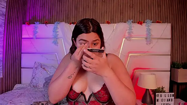 AdelaTaylor online show from 10.09.25