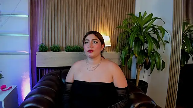 AdelaTaylor online show from 10.11.25