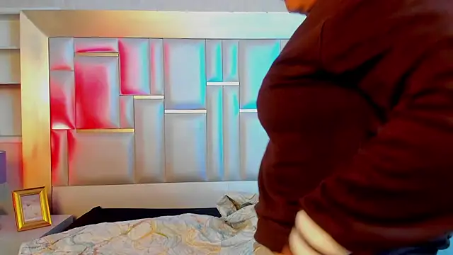 AdelaTaylor online show from 10.26.25