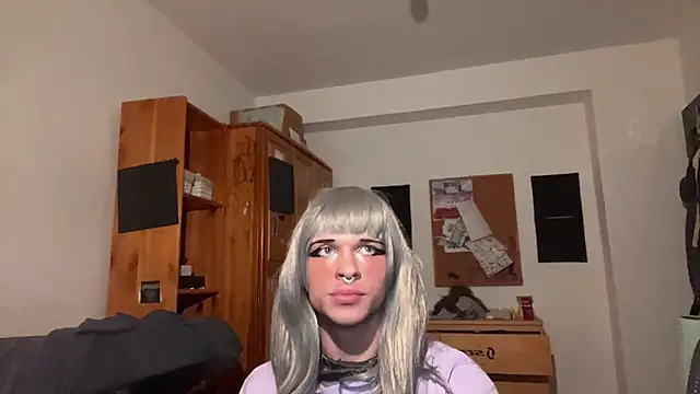 Snapshot of emilydee666 chatting on 09.30.25 emilydee666 online show from 09.30.25