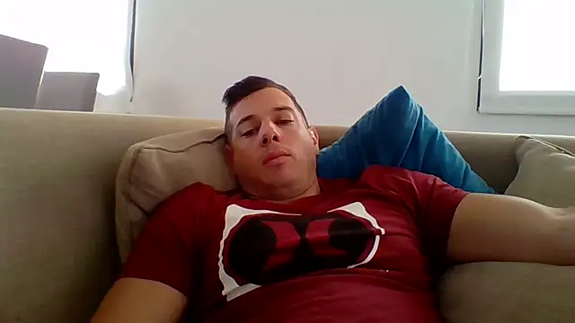 Snapshot of luca23millo90 chatting on 10.19.25 luca23millo90 online show from 10.19.25