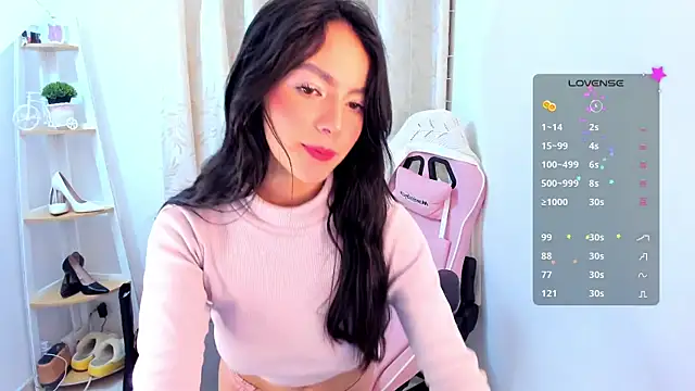 sarah saenz  online show from 11.25.25