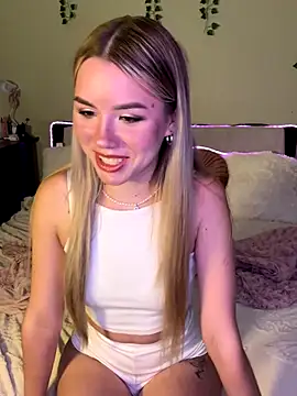 Snapshot of NastyaKiss1 chatting on 09.28.25 NastyaKiss1 online show from 09.28.25