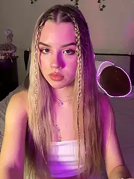 Snapshot of NastyaKiss1 chatting on 10.18.25 NastyaKiss1 online show from 10.18.25