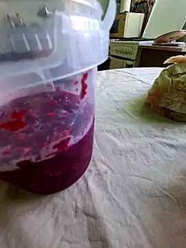 Snapshot of KicsikeKicsike chatting on 11.02.25 KicsikeKicsike online show from 11.02.25