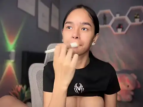 lelasohna online show from 10.26.25