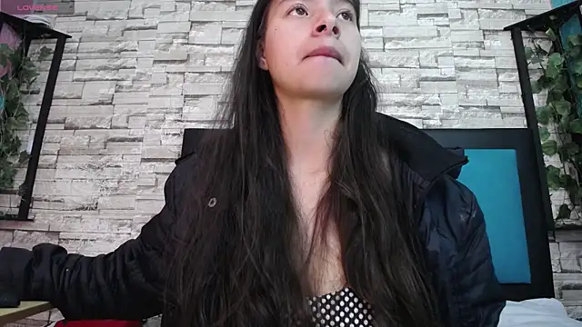 Snapshot of maily_can chatting on 09.13.25 maily can online show from 09.13.25