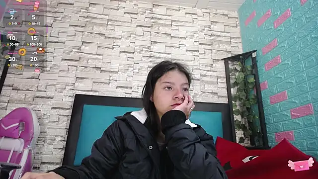 Snapshot of maily_can chatting on 10.16.25 maily can online show from 10.16.25