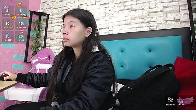 Snapshot of maily_can chatting on 10.20.25 maily can online show from 10.20.25