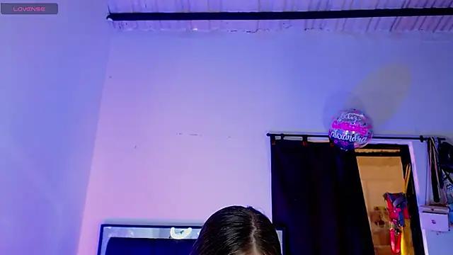 taniaqueen18 online show from 10.22.25