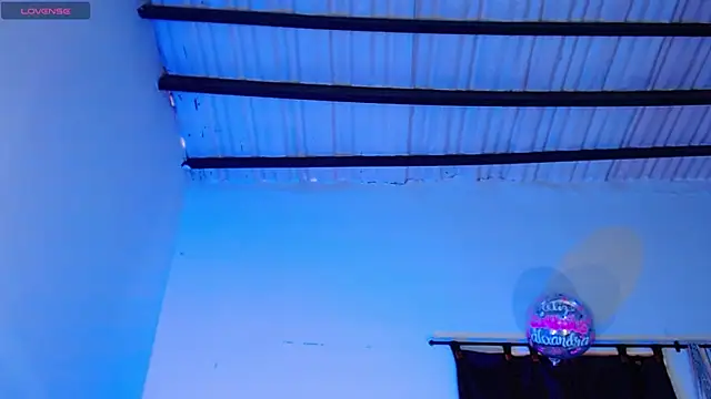 taniaqueen18 online show from 10.30.25