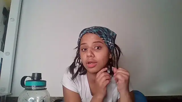 Snapshot of habdiela chatting on 10.19.25 habdiela online show from 10.19.25