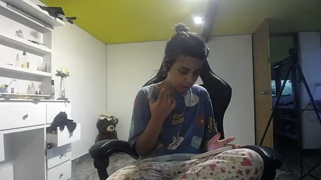 Snapshot of habdiela chatting on 10.24.25 habdiela online show from 10.24.25