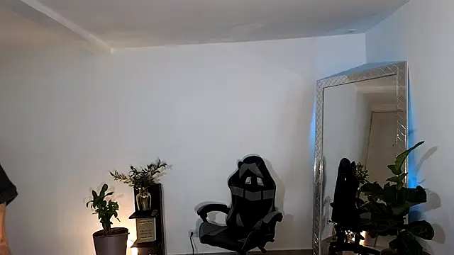 Snapshot of Wyatt_Rose chatting on 09.29.25 Wyatt Rose online show from 09.29.25