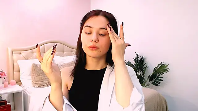 lil angel  online show from 10.14.25