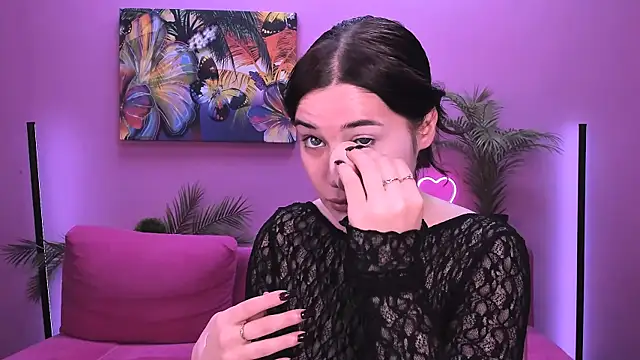 lil angel  online show from 11.22.25