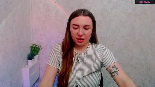 JuliaTopp  online show from 03.08.26